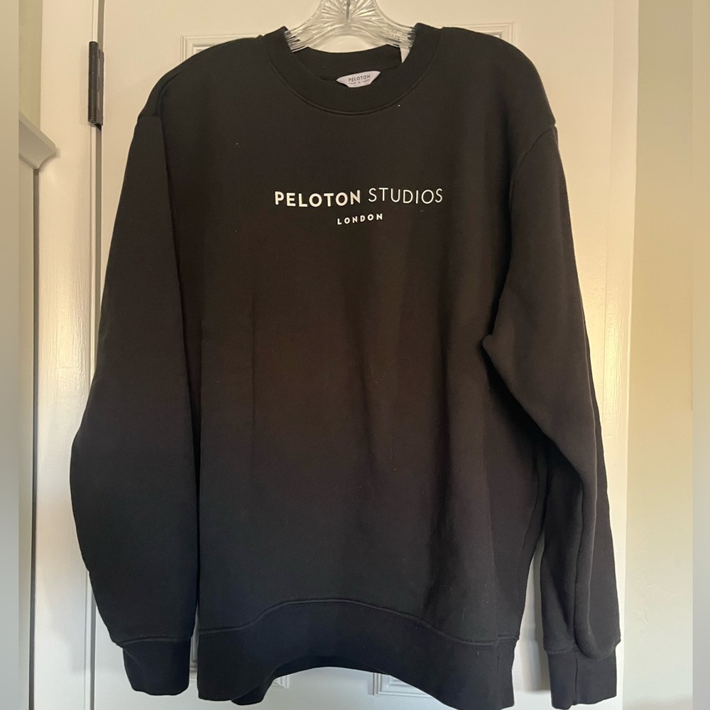 NWT Peloton London Crew Neck